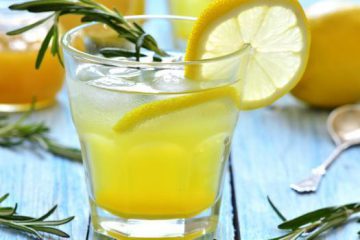 20 bonnes raisons de boire de l’eau, du citron et du miel chaque matin